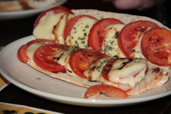 Tomaten-Mozzarella-Baguette im Kildare City Pub