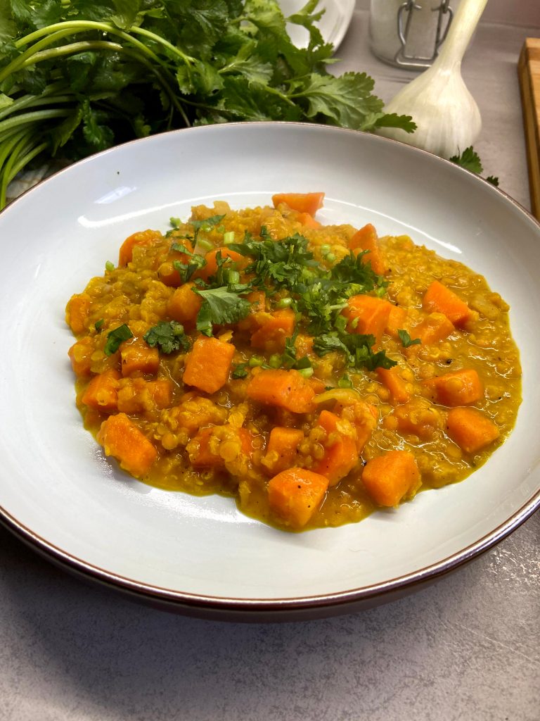 Rezept: Linsen-Süßkartoffel-Curry | Gastro L.E.
